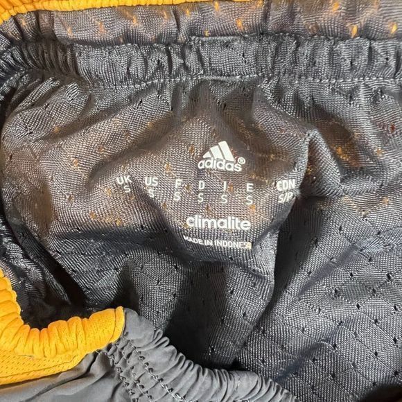 NWT ADIDAS Grey Yellow Molten Lava 8" Guru Shorts (S) - Picture 4 of 7